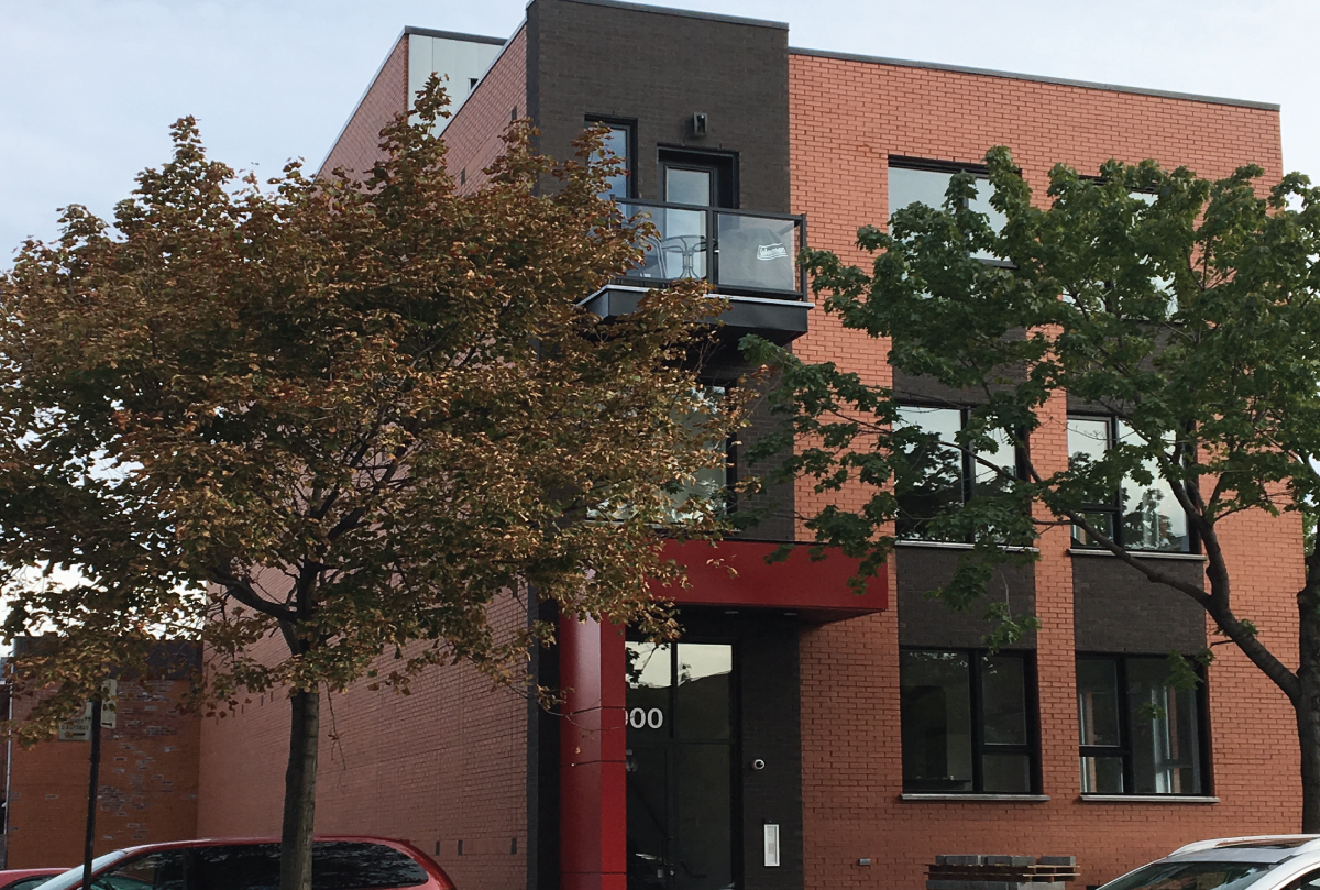 2000 Blvd Rosemont Apartments